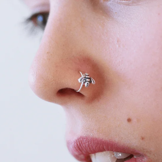 Women's travel rings-Bee Nostril Nose Ring