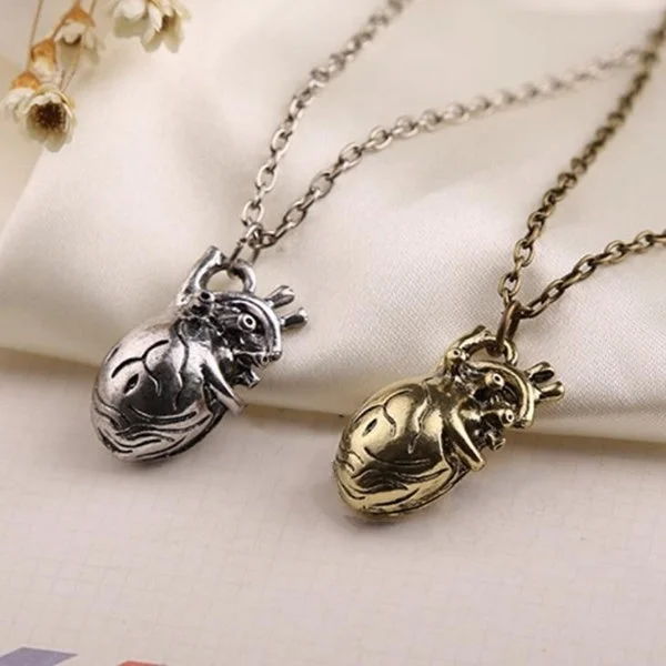 Women's everyday necklaces-Vintage Anatomical Heart Pendant Necklace