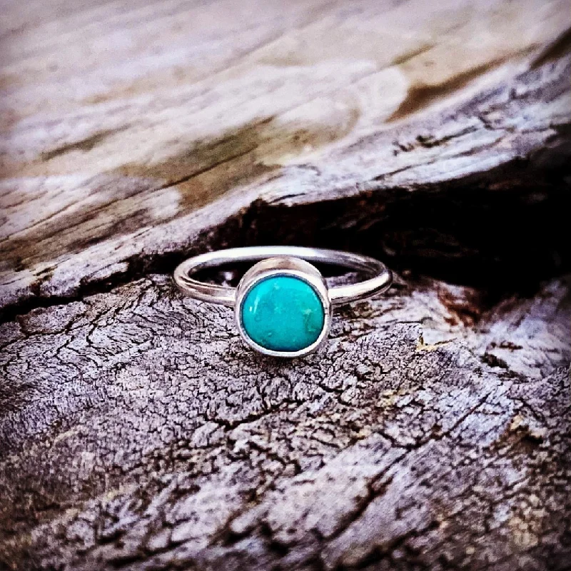 Women's modern rings-Emerald Valley Turquoise // Stacking Ring // Size 6.75