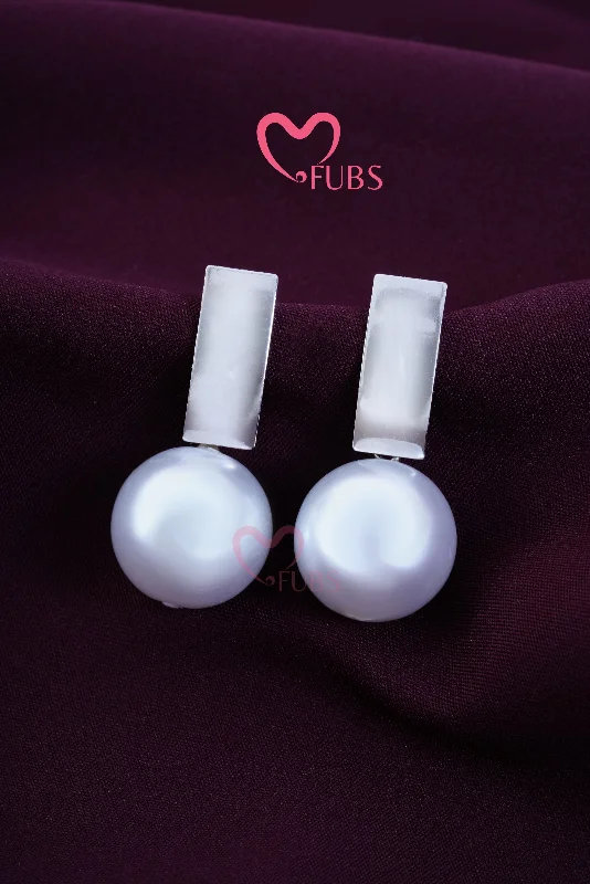 Women's beaded rings-Pearl Drop Western Earring Studs