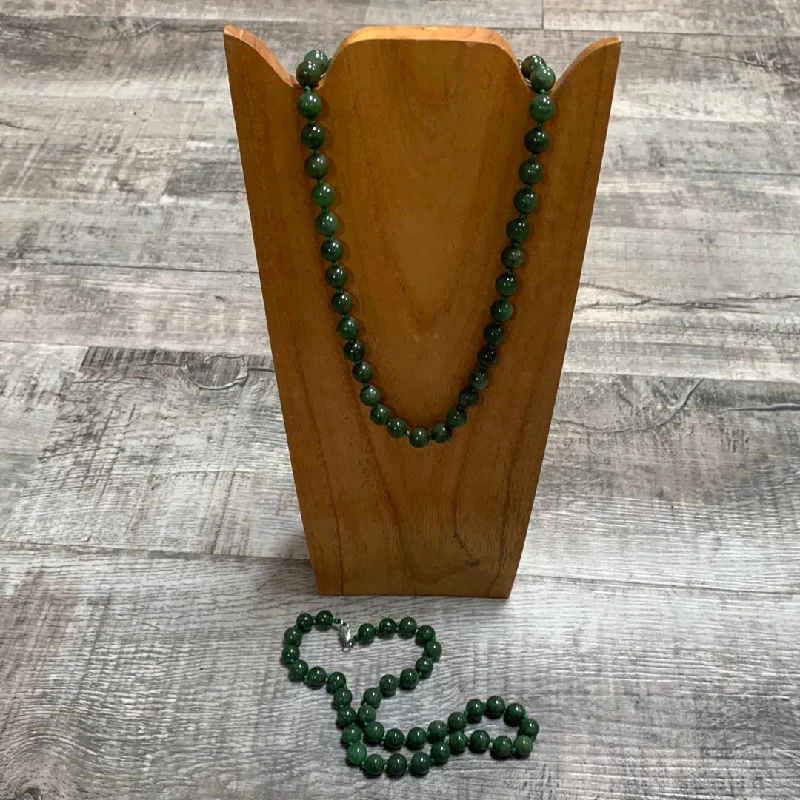 Women's Mother's Day necklaces-Jade beaded necklace, 10mm beads