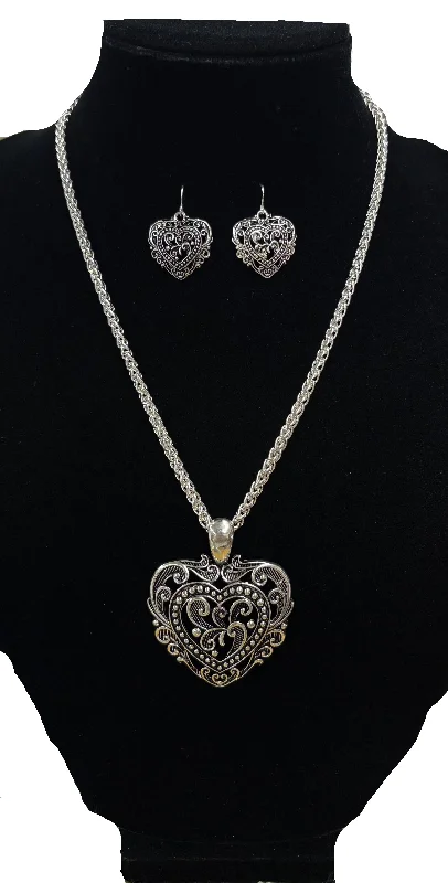 Women's titanium necklaces-Blazin Roxx Filigree Heart Necklace Set