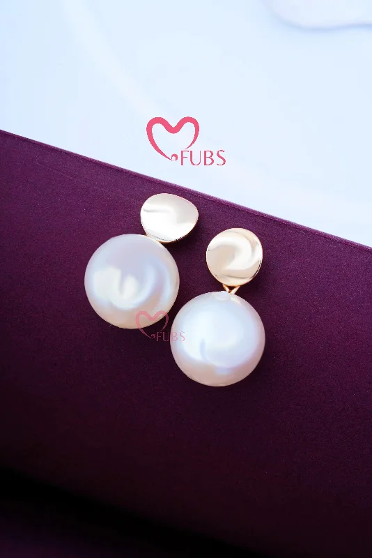 Women's Valentine's Day rings-Ocean's Embrace Pearl Drop Earring