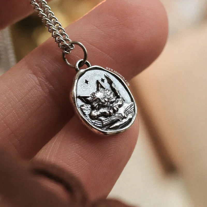 Women's vintage-inspired necklaces-Enchanted Feline Familiar Cat Necklace